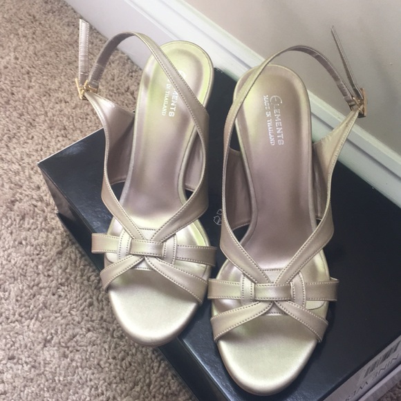 Sandals - Picture 2 of 4